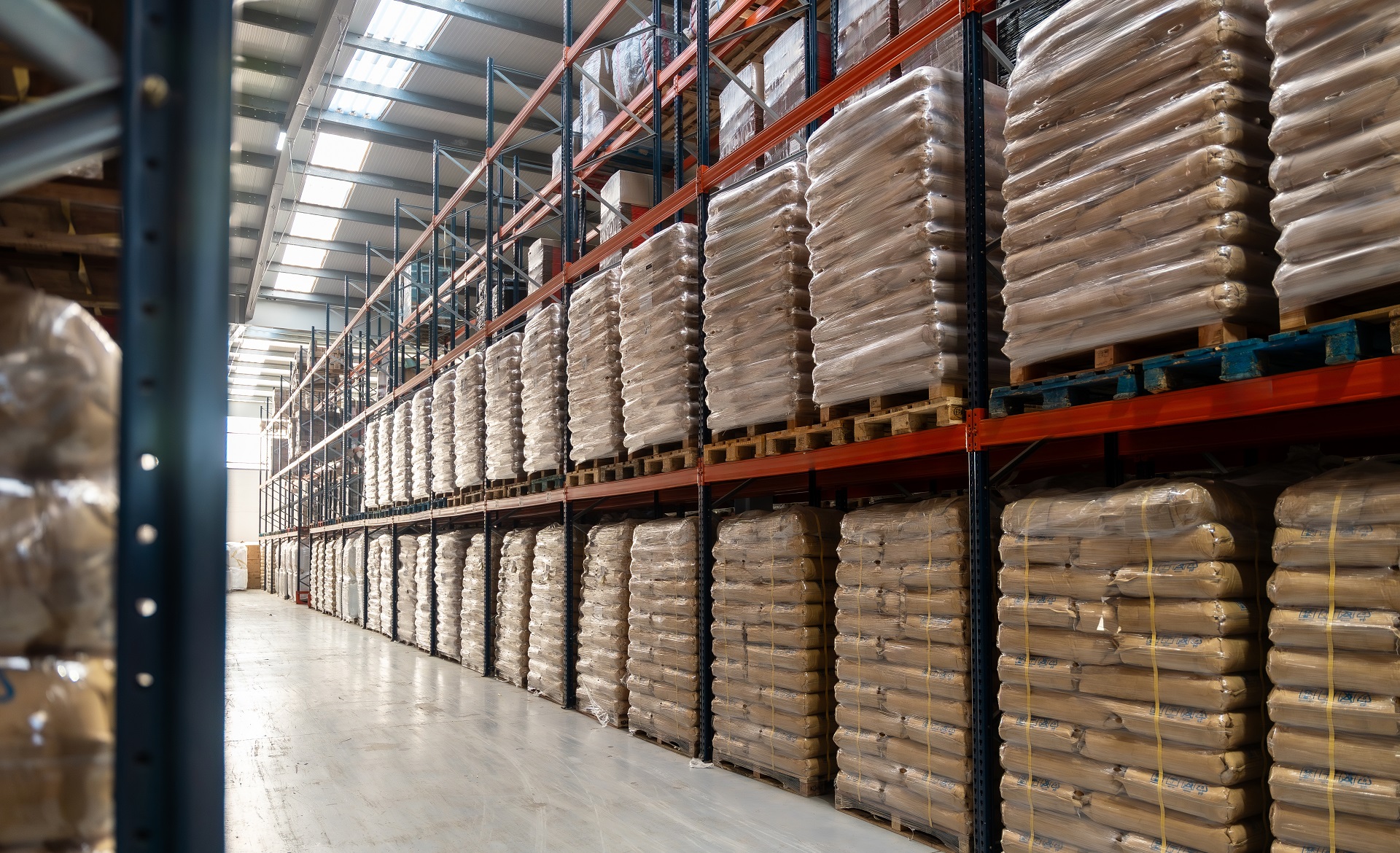 ניהול מלאי חכם במפעל עם מערכת וובית מתקדמת - אולסי מערכות